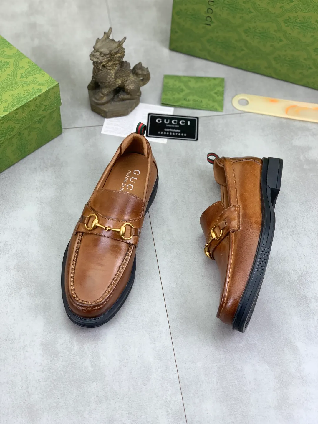 Men's shoes💰P500💰【New model, soft and comfortable Gucci classic business leather shoes hot selection (Gucci) official website latest Gucci 🎁 business leather shoes, hot style 💥 simple and elegant style, exclusive for trendy men. Unique official website latest brand original double G embossed element 👑Gucci Original decoration, fashionable and generous, made of original calfskin ✅ fully imported first-layer pigskin lining, official website designated wear-resistant, rubber business outsole, real-life photos of classic models at the counter 🎬38-44 (customized for 45) 3⃣️ colors available